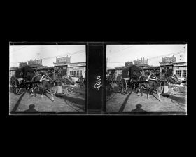 Image représentant Un attelage, probablement sur Dongdan pailou dajie ("avenue du Portique Isolé de l'Est")
