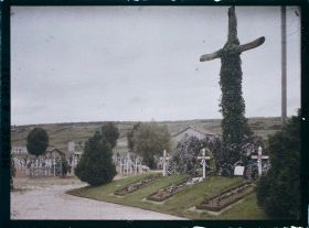 Image représentant France, Verdun, Vue d'ensemble de la tombe des sept soldats inconnus