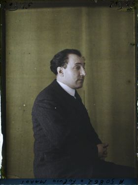 Image représentant Monsieur  https://musee-albert-kahn.s-museum.fr/home/NWQ2OTAwYzNmYjZlZTk1ZWQwODJmMjY4L2dlbmVyaWMtbm90aWNlLXRhYi9hdXRob3JpdHkvNjE3YTc5ZjVjZjhiODk2OGIzMzM3ZDIx/5d6900c3fb6ee95ed082f268/generic-notice-tab/authority/617a79ebcf8b8968b3337344 Fulvio Maroi