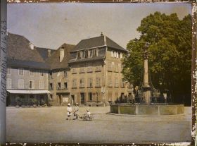Image représentant Place du marché et fontaine