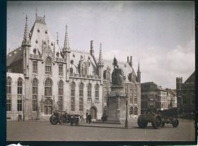 Image représentant Belgique, Bruges, La Grande Place, le Palais du Gouvernement et la Poste