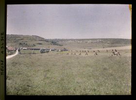 Image représentant France, St Rémy, Vue panoramique s/ les baraquements de St Rémy et la Côte de Senoux