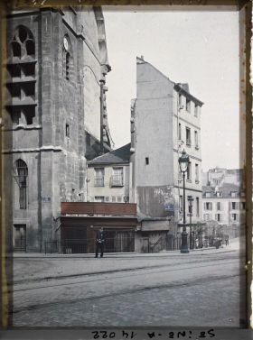 Image représentant L'église St-Nicolas-du-Chardonnet située à l'angle de la rue des Bernardins et de la rue Monge
