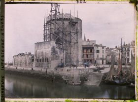 Image représentant La tour de la Chaîne, avec des échafaudages