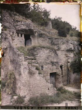 Image représentant Escalier et terrasse d'une maison troglodyte