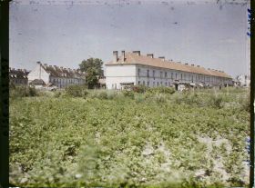 Image représentant France, Ourscamp, Maisons ouvrières reconstruites