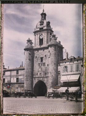 Image représentant La Tour de l'Horloge, vue depuis la cours des Dames