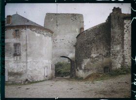 Image représentant France, Vodable, Porte du Village