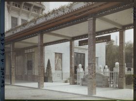 Image représentant L'Exposition des arts décoratifs, Galeries de la section française, Entrée de la Classe 7