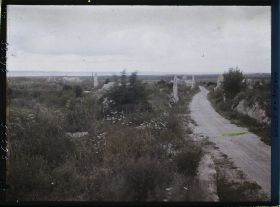 Image représentant France, Nauroy, Le côté gauche de la route