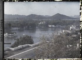 Image représentant Panorama sur l'extrémité nord du lac Pichola et la presqu'île de Brahm Puri