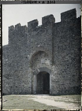 Image représentant Une porte du château