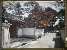 Image représentant Rue, enceinte et porte (Chion-in ?)