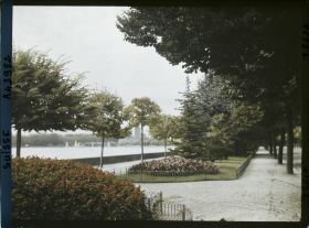 Image représentant Le château d'Ouchy et le Léman vus du quai de Belgique