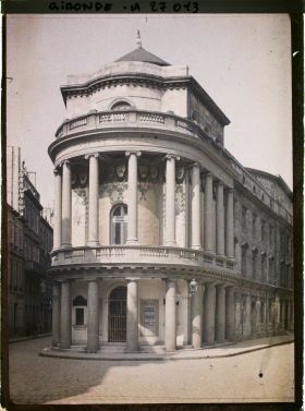 Image représentant Le Théâtre Français, devenu depuis un cinéma